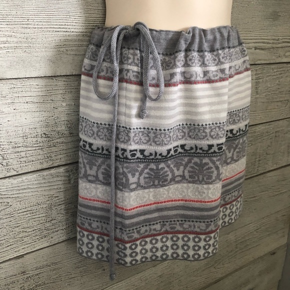 ICELANDIC DESIGN Chloe Knit Wool Mini Skirt Gray Size M NWT - Picture 3 of 5
